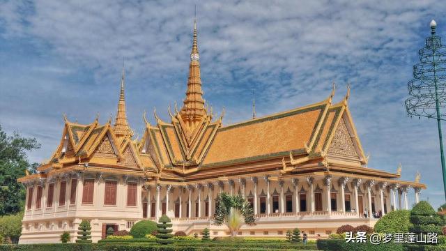 柬埔寨副首相苏庆顾问之子当了公爵，不挂洪森相片，却挂国王相片