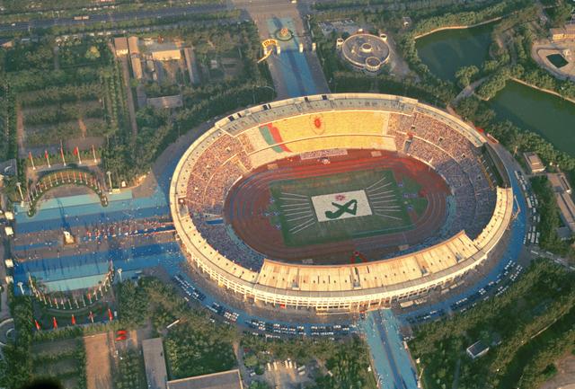 苇塘建起最大体育场，为何起名“工体”？揭秘
