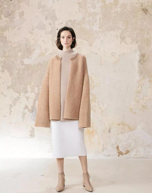 冬天时尚单品推荐，羊绒衫也能穿出高级感