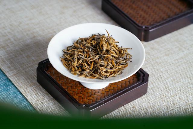 中国人的茶叶取名美学，汉语以外任何一种语言都无法比拟