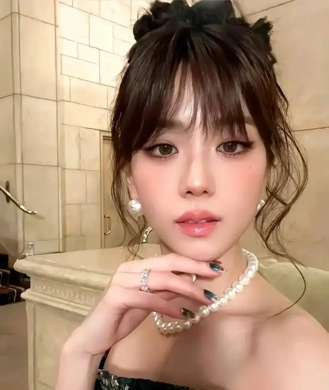 韩国的十大美女,一半性感妩媚,一半冰清玉洁,各个都是人间尤物