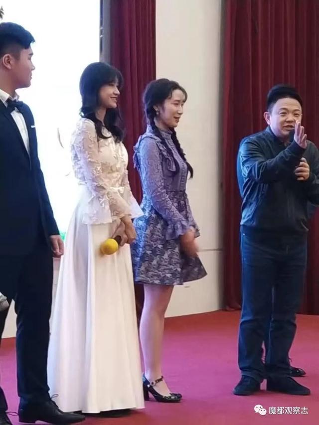 越剧张宇峰:嫁二婚丑男引争议,如今被婆家当成宝,成人生赢家