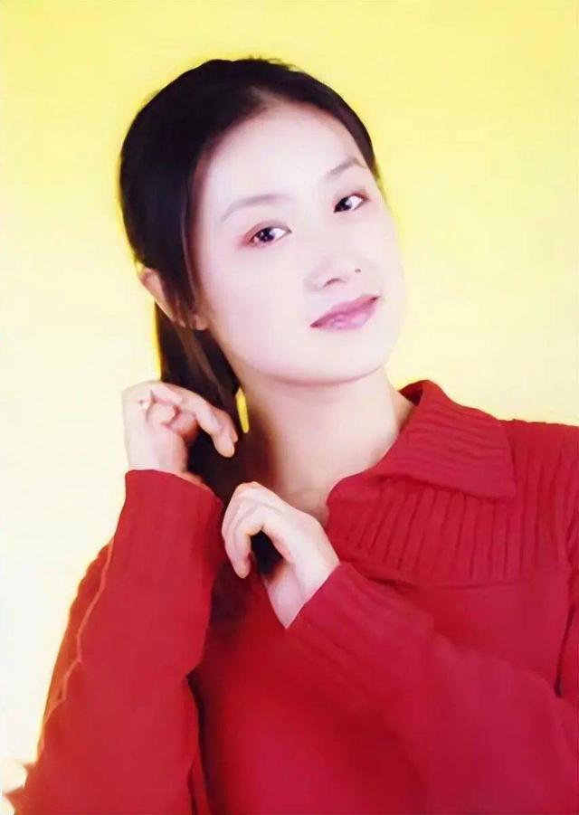 越剧张宇峰:嫁二婚丑男引争议,如今被婆家当成宝,成人生赢家