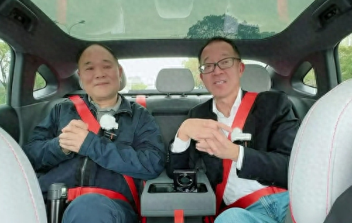 汽车最重要的是什么?李书福向吉利车主俞敏洪透露了个秘密