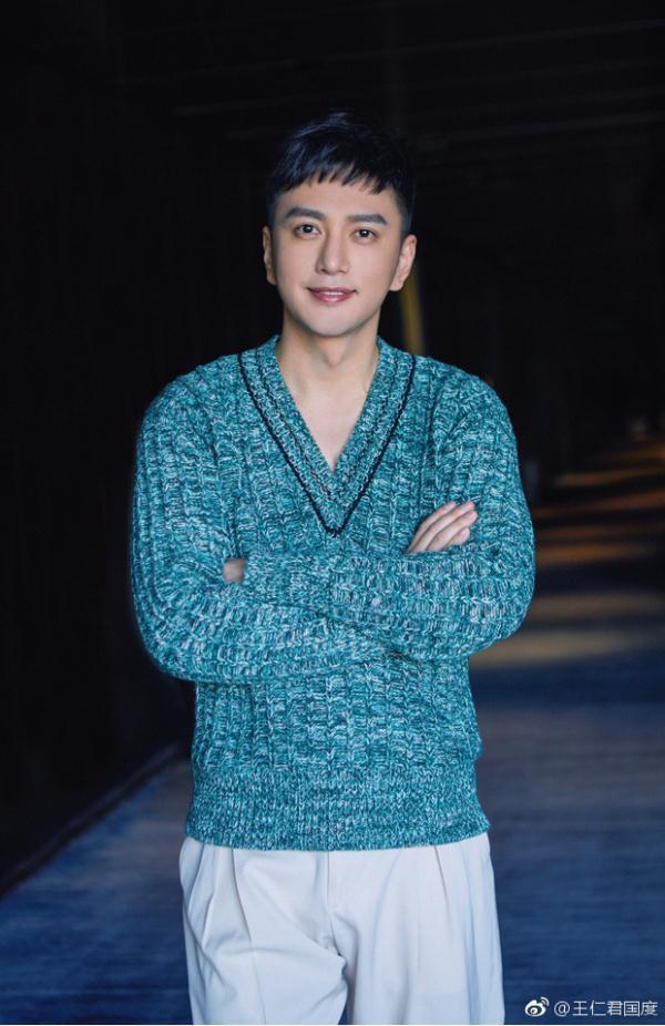 和冯绍峰撞脸,与杨幂是同学,如今36岁终于走红!