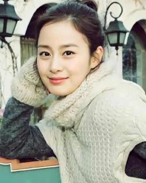 韩国的十大美女,一半性感妩媚,一半冰清玉洁,各个都是人间尤物