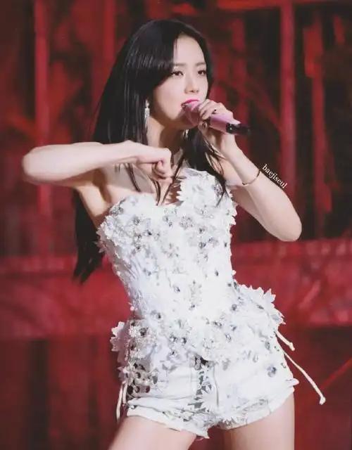 韩国的十大美女,一半性感妩媚,一半冰清玉洁,各个都是人间尤物