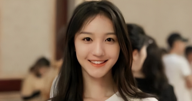 “南艺校花”刘露的毁灭史:天狂必有雨,人狂必有祸