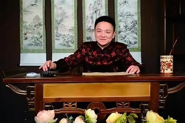 越剧张宇峰:嫁二婚丑男引争议,如今被婆家当成宝,成人生赢家