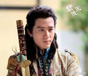 美女给男子吃屎(朝皇帝撒尿让侍卫吃屎，这个无赖当了两天皇帝，舍身御敌｜淘人物)