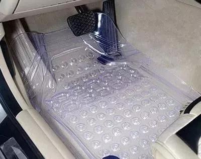 汽车脚垫下岗了,今年流行“空气垫”,开车安全又舒适,每车通用