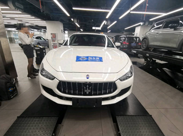 新车70多万,才开3年就贬值近一半!这辆玛莎拉蒂吉博力能买吗?