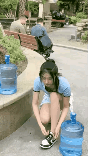 动图gif合集,美女得知公司没帅哥后,这放飞自我骚操作太绝了。