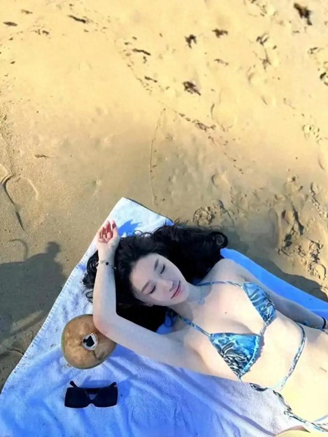 性感美女比基尼泳装内衣超美超迷人,曼妙身姿诱人!