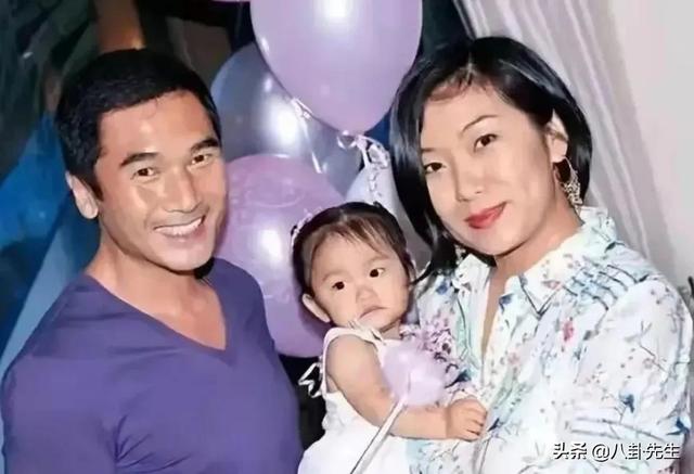 8位颜值曾被嘲讽的港姐:有人退圈生娃,有人嫁给帅气男明星