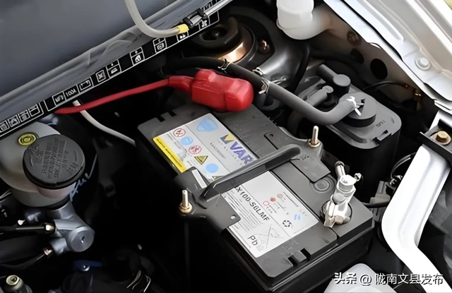 汽车电瓶都是免维护的吗?这样保养电瓶,寿命至少能延长3年
