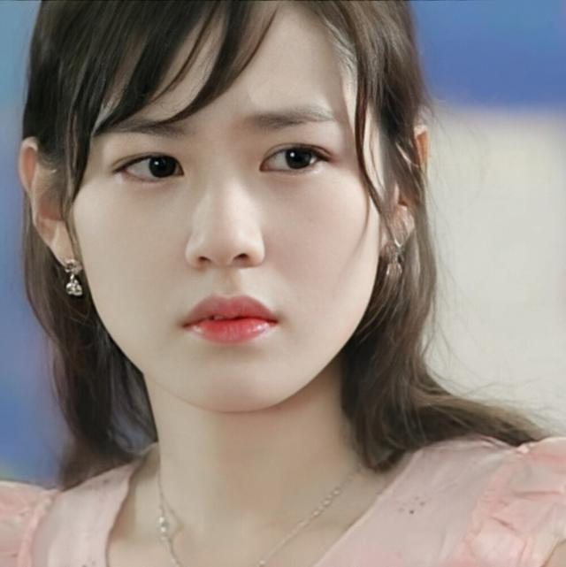 韩国的十大美女,一半性感妩媚,一半冰清玉洁,各个都是人间尤物