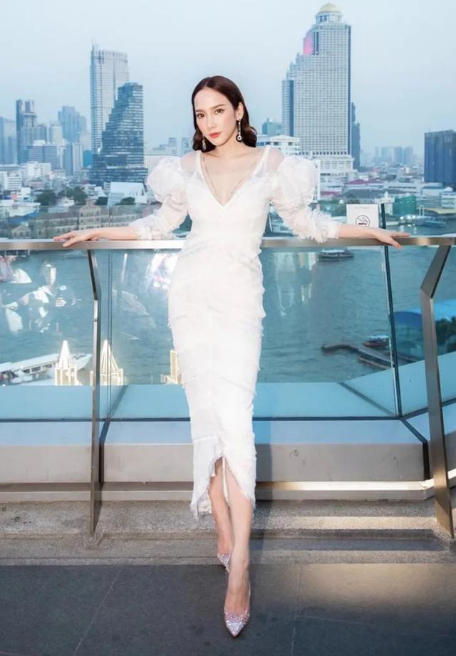 42岁的她,凭什么稳坐泰国“顶流”宝座?