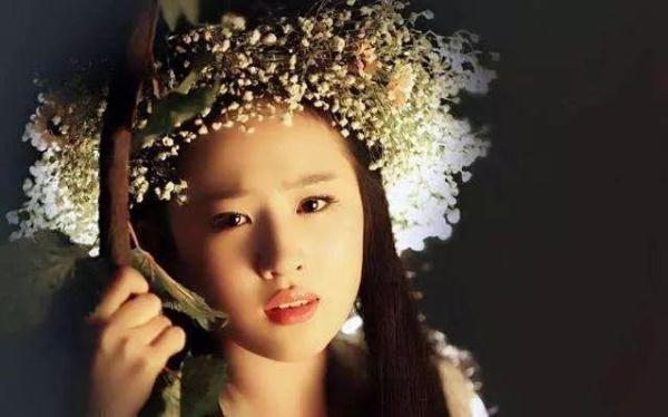 八位头戴满天星的古装美女,最美不是刘亦菲唐宁,而是不知名的她