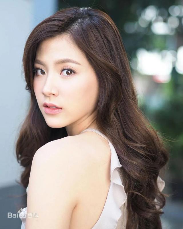 42岁的她,凭什么稳坐泰国“顶流”宝座?