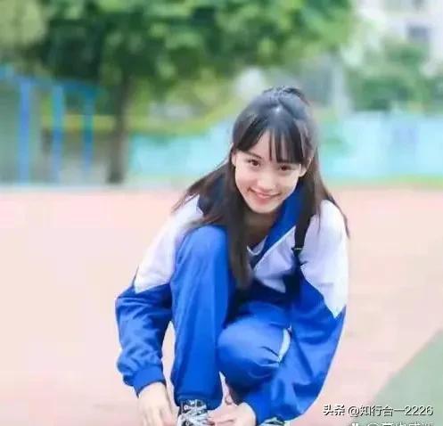 00后广西妹挑大梁演小龙女,高中爆火到电影出圈,背后故事太震撼