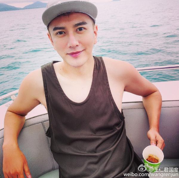 和冯绍峰撞脸,与杨幂是同学,如今36岁终于走红!