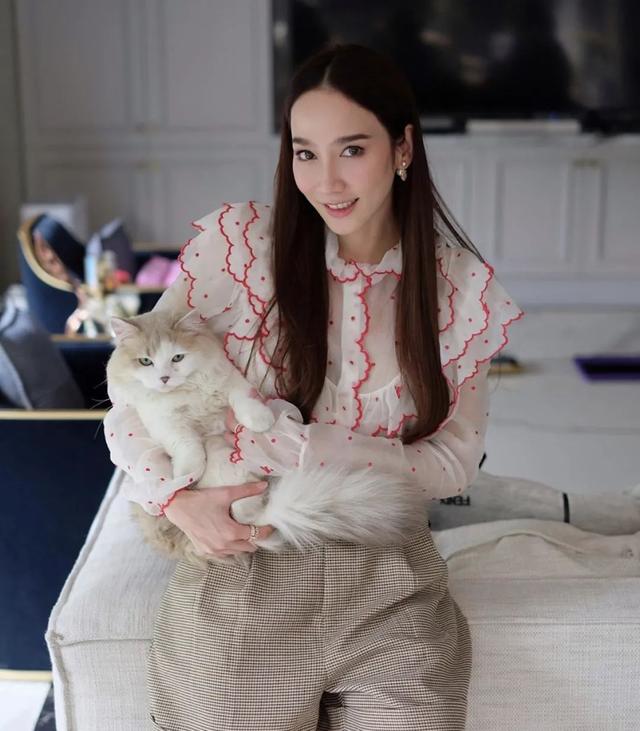 42岁的她,凭什么稳坐泰国“顶流”宝座?