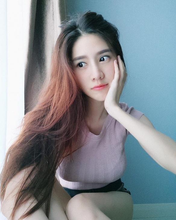 马来西亚「最胸老板娘」!空姐Cherry Quah身材超辣