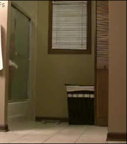 就在今天火车卧铺惊现“裸睡”美女,乘客尴尬提醒:能穿上衣服吗