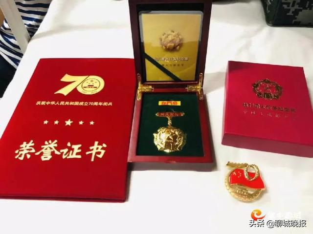 女兵方队中,还有一位咱聊城的姑娘!