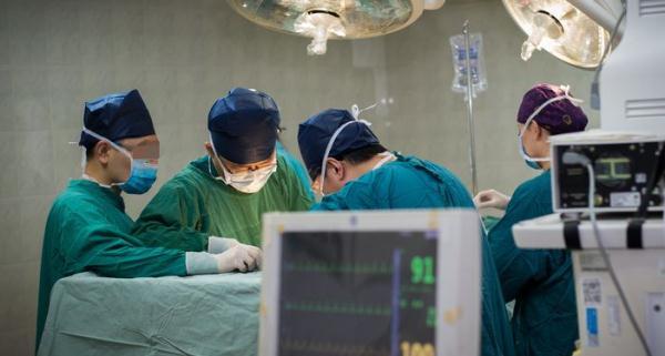 女子腹泻以为吃坏了,但医生坚决不让她走!结果当晚真出事了