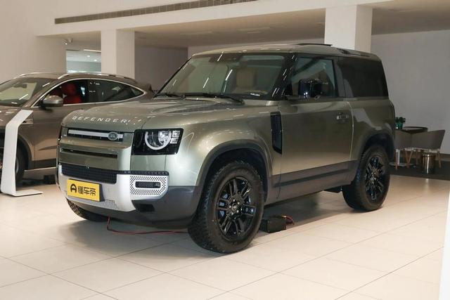 国产VS进口!猛士917对比路虎卫士,高端越野车到底该怎么选?