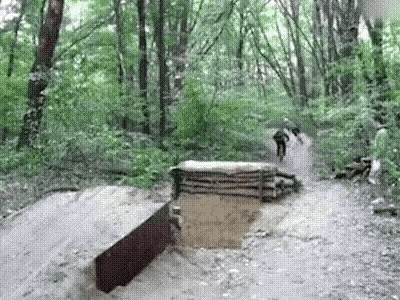 就在今天火车卧铺惊现“裸睡”美女,乘客尴尬提醒:能穿上衣服吗