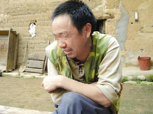 2010年四川高考状元将女校花摁地上捅死,死前苦苦哀求:放过我吧