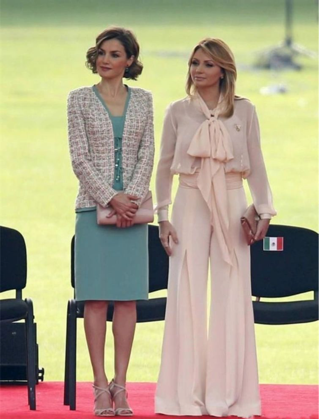 有种“气质”叫莱后剪了个短发!即使穿旧衣,也依然优雅到骨子里