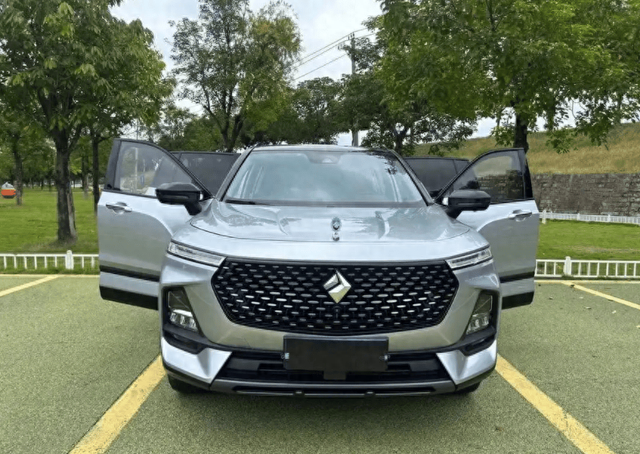 从年销百万到年销5万,宝骏汽车正在逐渐消失,神车制造厂怎么了