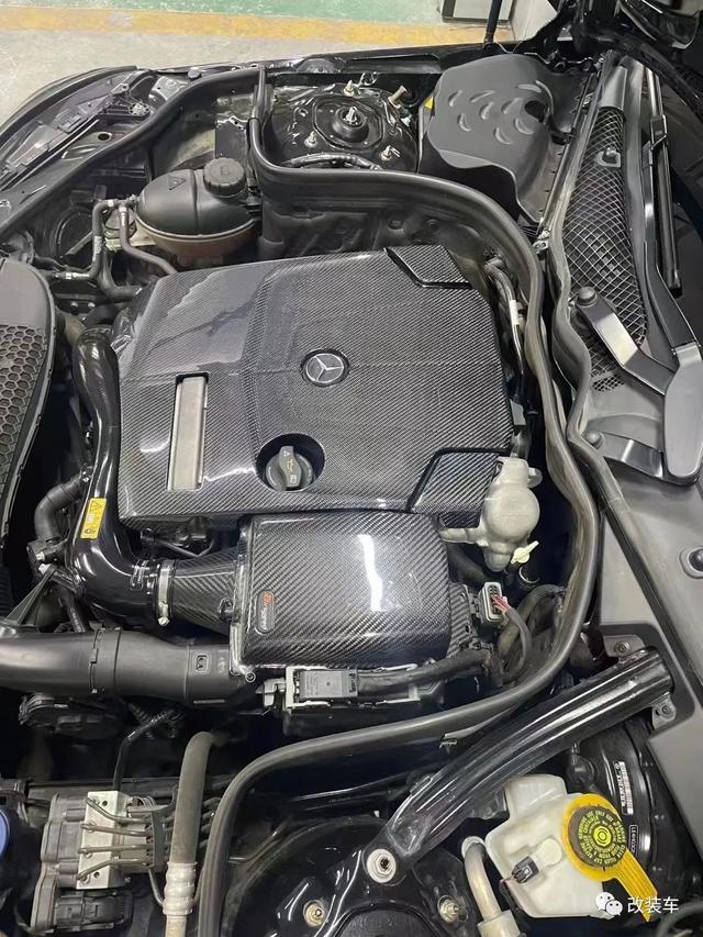 VIP范十足的奔驰E级W212,改装让车子变得更加年轻、更有气质