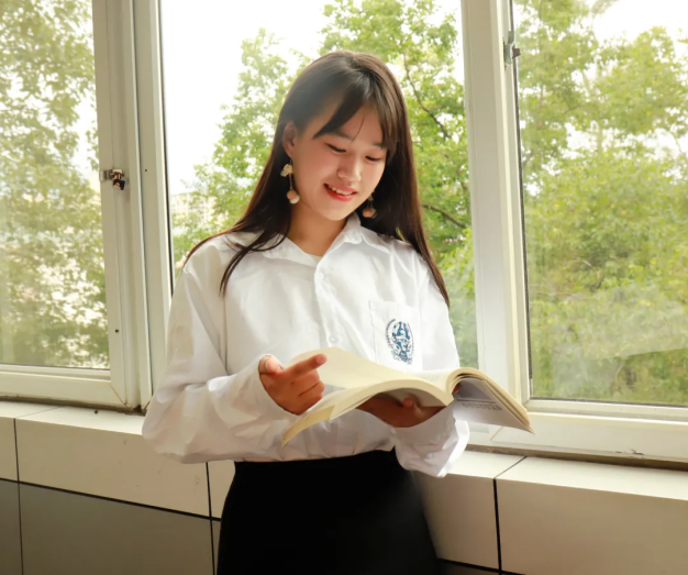 惊艳！四川4位学霸小姐姐，考入同所大学，集体保研985！还住同一宿舍！