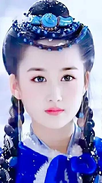 七言藏头诗:女人如花,柔情似水