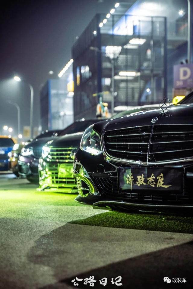 VIP范十足的奔驰E级W212,改装让车子变得更加年轻、更有气质