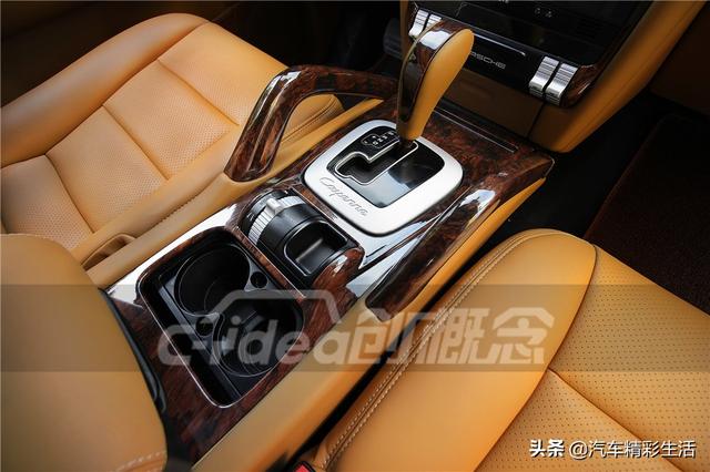 大家都爱的桃木装饰,保时捷卡宴内饰装潢