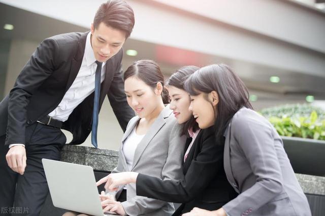 上海顾行长风波:睡了三十二个美女员工!这下出名了!