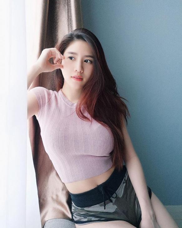 马来西亚「最胸老板娘」!空姐Cherry Quah身材超辣