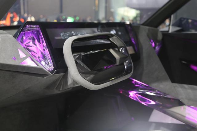 上海车展最贵的车,千万级高定SUV,卡尔曼三款新车亮相