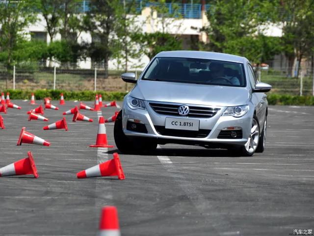 大众CC “最美大众”现在不到3万块?还看什么迈腾、雅阁、天籁...