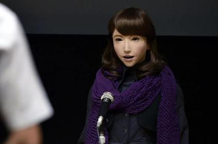 日本制造美女仿真机器人,外形漂亮,声音优美,你喜欢吗?