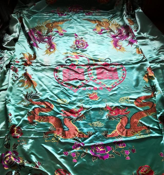 她与丈夫结婚24年不圆房,丈夫死后守寡38年直到102岁才说出实情