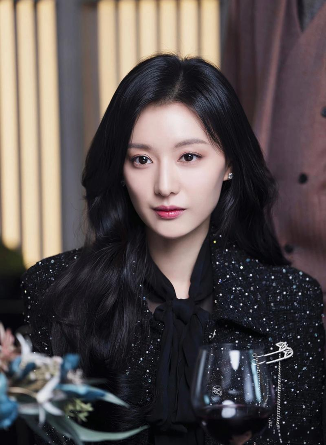 韩国的十大美女,一半性感妩媚,一半冰清玉洁,各个都是人间尤物