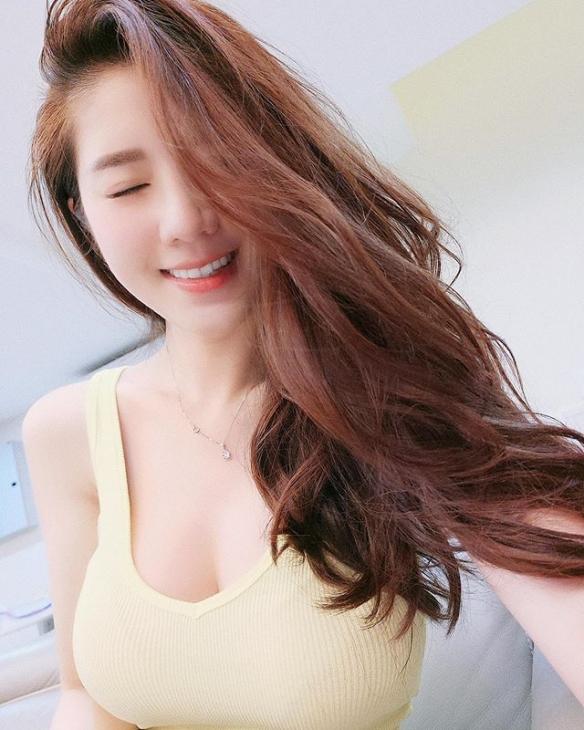 马来西亚「最胸老板娘」!空姐Cherry Quah身材超辣