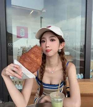 澳门新葡亰美女(惊爆澳门小姐选美变魔术？50万粉丝博主竟是她？)